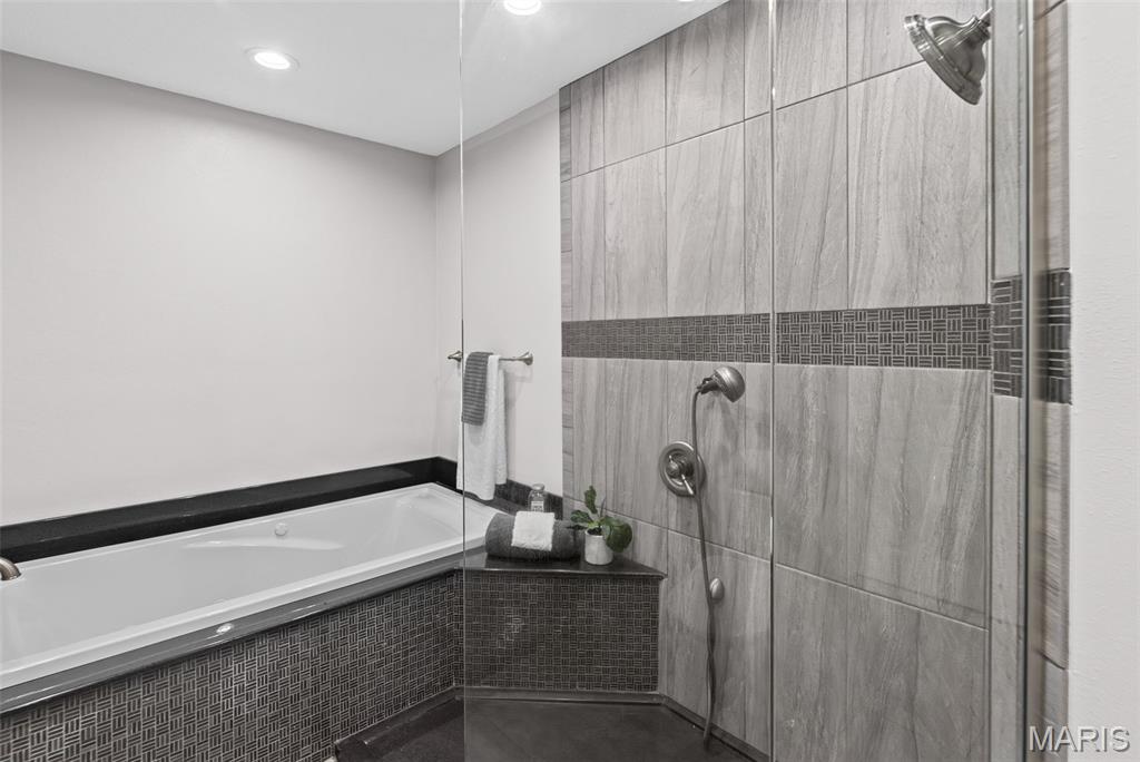 Country Club View Condos - Residential