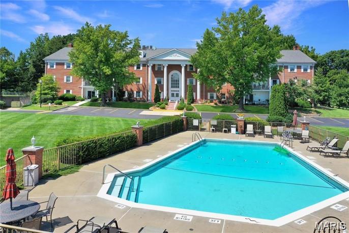 Country Club View Condos - Residential
