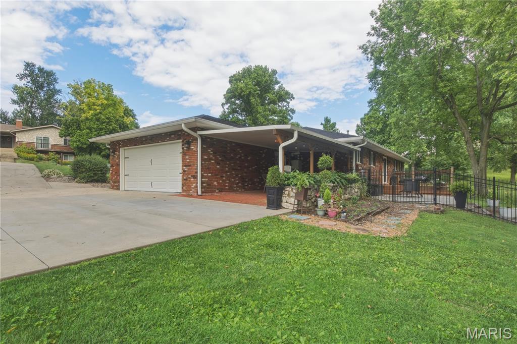 Country Club Estates - Residential