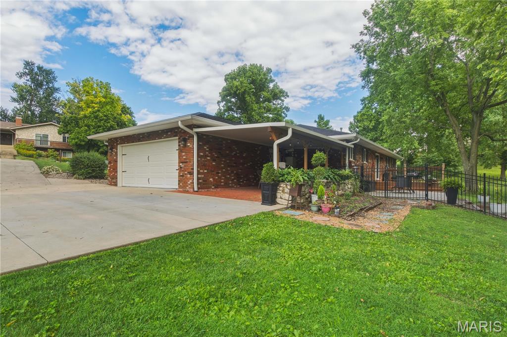 Country Club Estates - Residential
