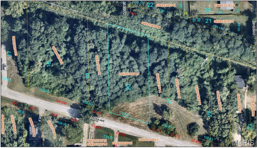 This oversized lot, significantly larger than the standard city lot (25 x 120), offers ample space to design and build your ideal home. Located in a well-established residential area, you'll find many nearby homes and community amenities, including schools, golf courses, sports complexes, restaurants...

Conveniently positioned near city attractions, downtown, and the airport, this property combines suburban comfort with urban accessibility, ideal for homeowners, builders, or investors looking for value and location.
