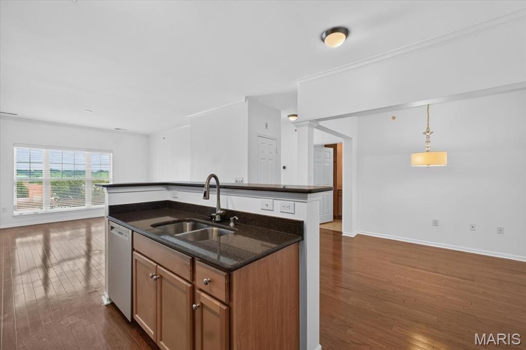 Hanley Station Condo - Residential