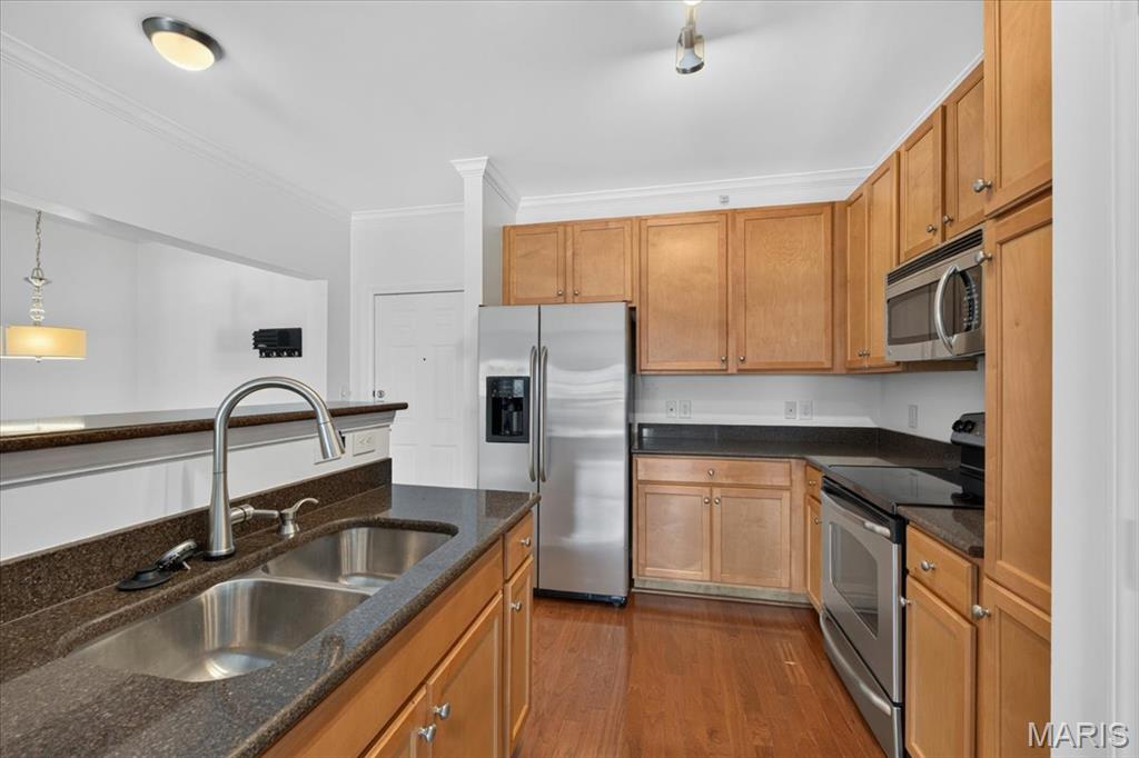 Hanley Station Condo - Residential