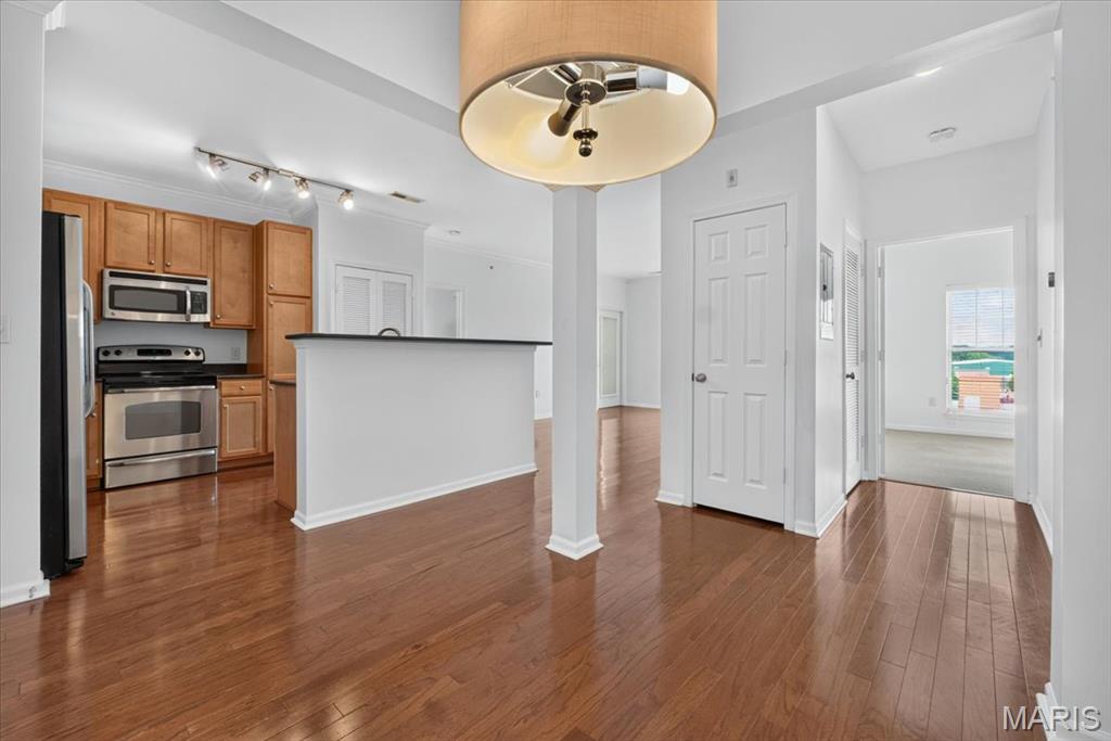 Hanley Station Condo - Residential
