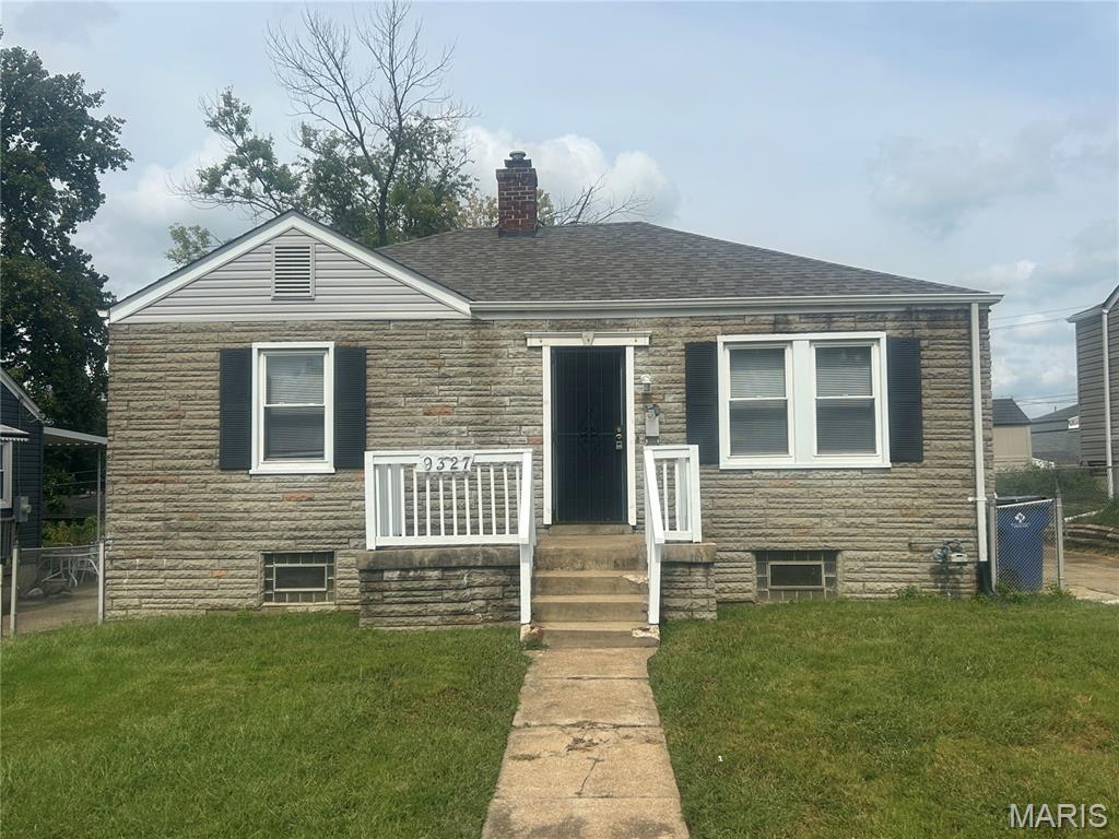 Move-in ready and freshly updated with a brand new roof — one less thing to worry about! This cozy 2 bed, 1 bath home sits on a quiet street in Woodson Terrace, close to Lambert Airport, UMSL, and easy highway access.

Classic charm meets low-maintenance living here. Great starter home or investment opportunity in a convenient North County location.

New roof ?
Passed occupancy ?
2 bed / 1 bath
837 sq ft

Don't miss this one!