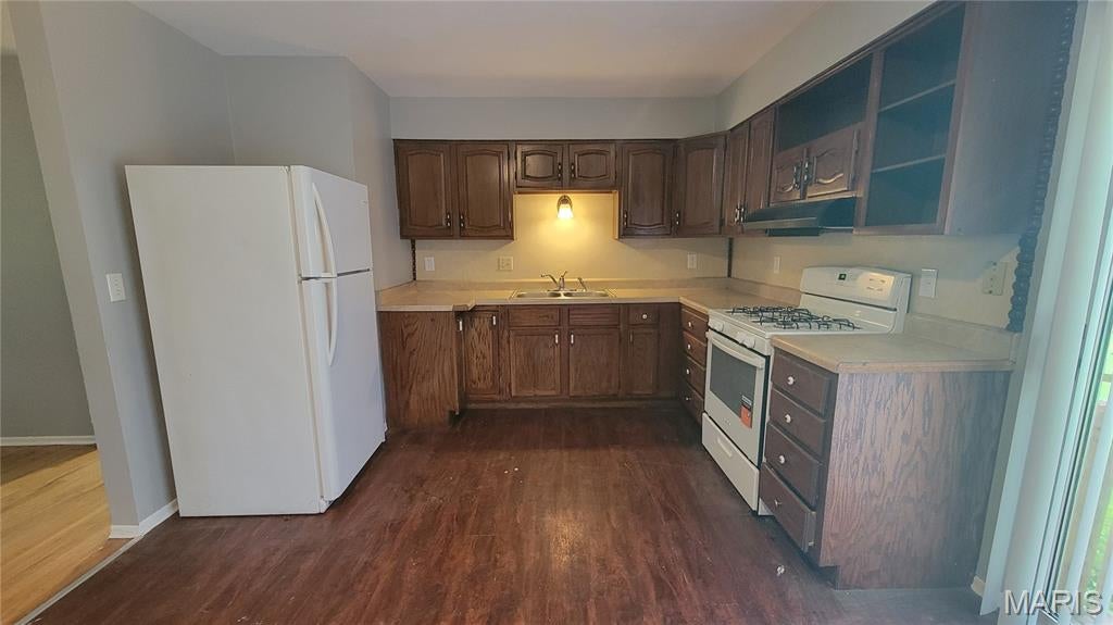 Larimore Plaza 2 - Residential Lease