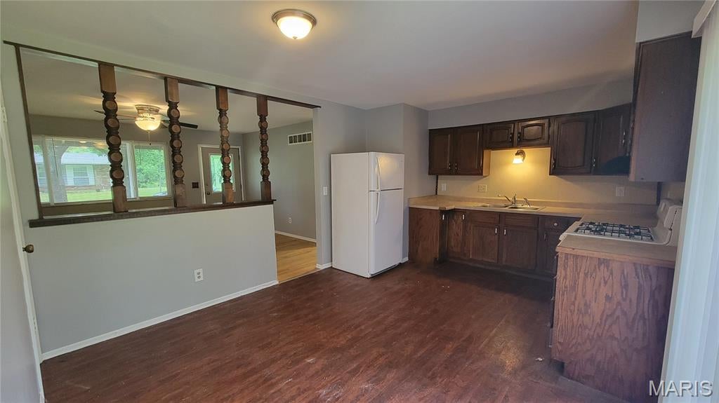 Larimore Plaza 2 - Residential Lease