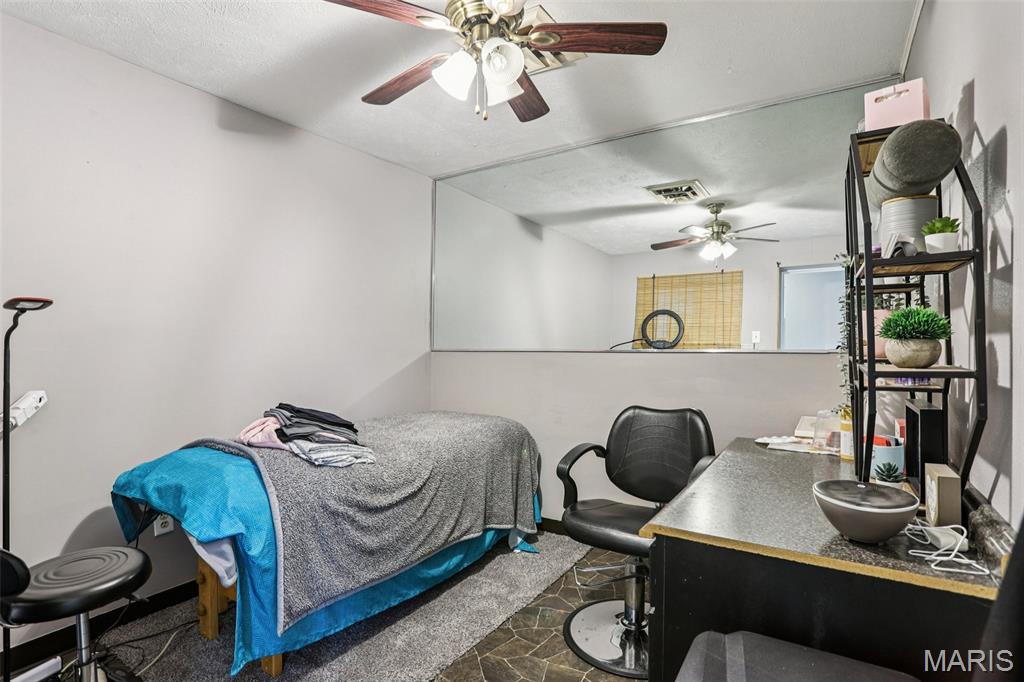 Litchfield - Commercial Sale