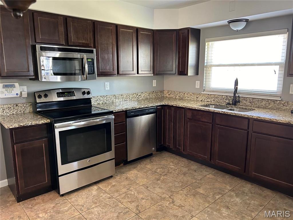Bellerive Estates Add 8 - Residential Lease