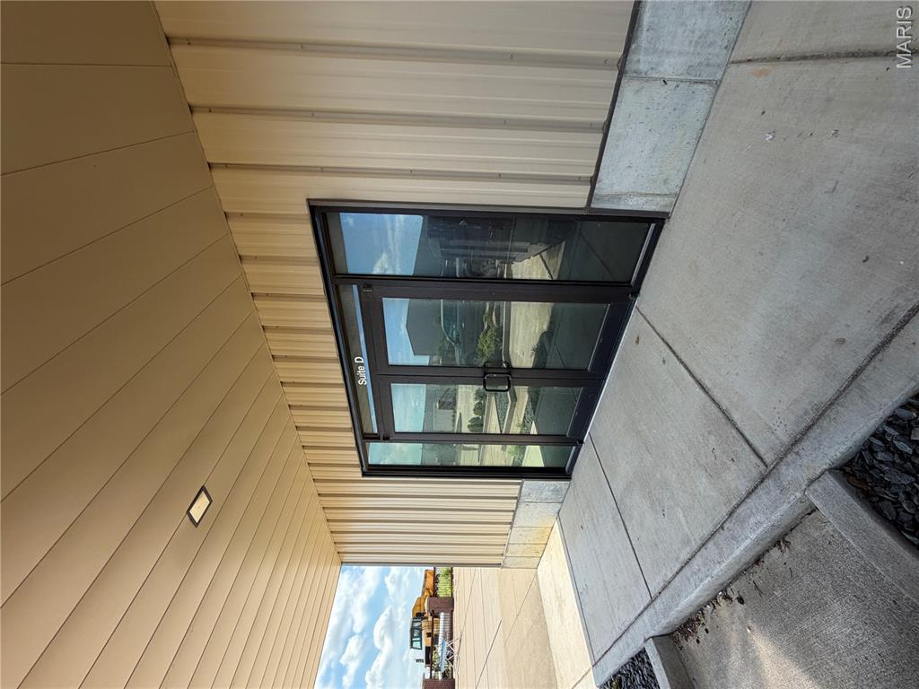 none - Commercial Lease