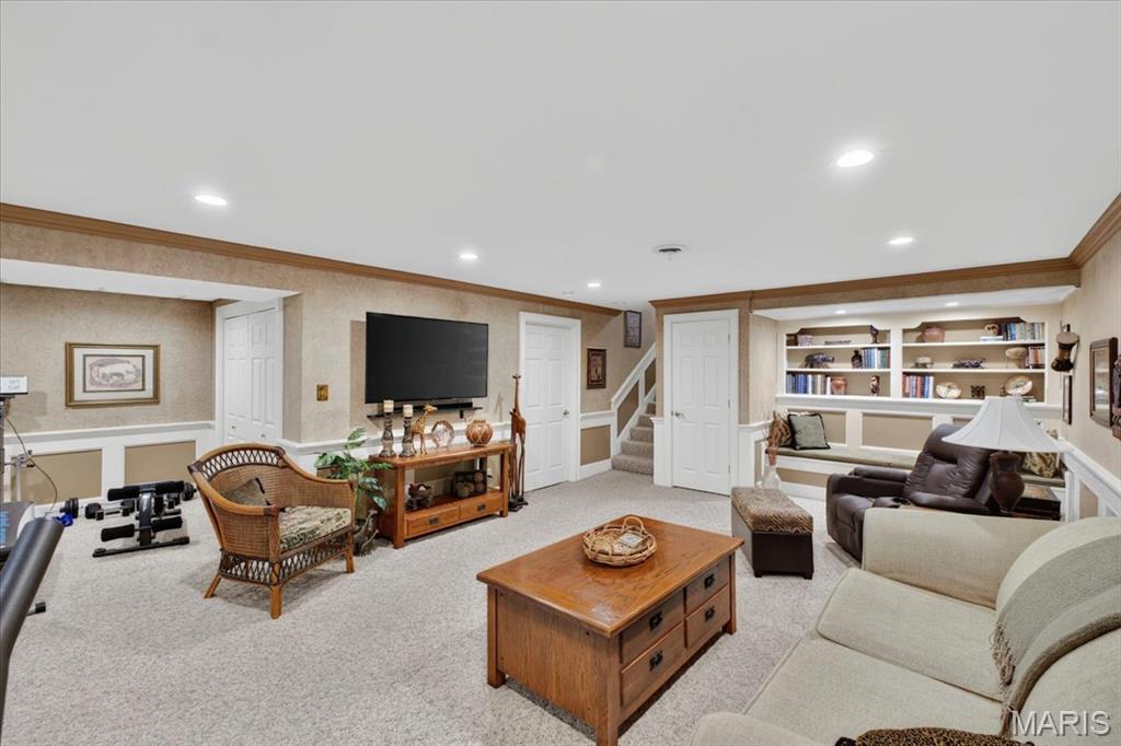 Country Manor - Residential