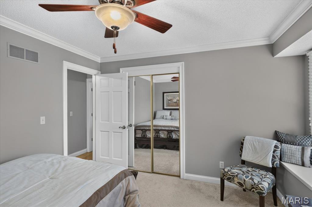 Country Manor - Residential