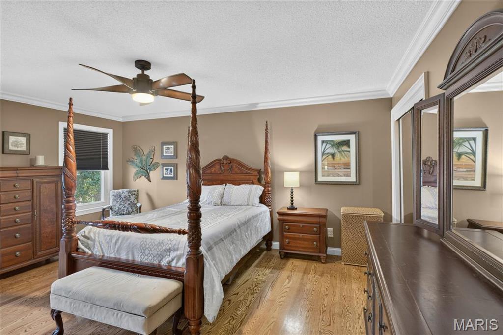 Country Manor - Residential