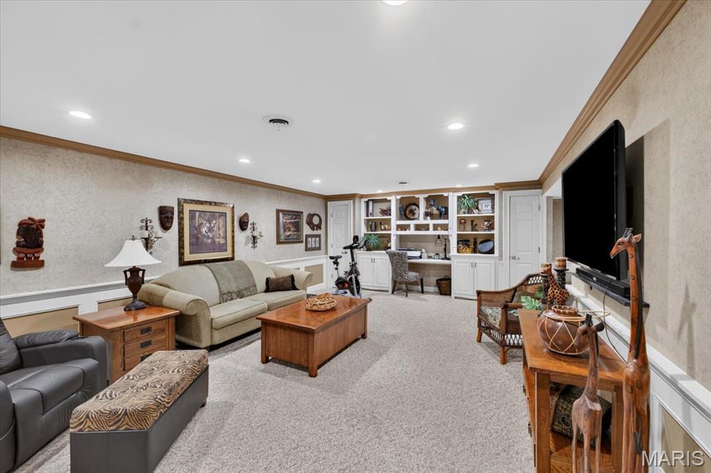 Country Manor - Residential
