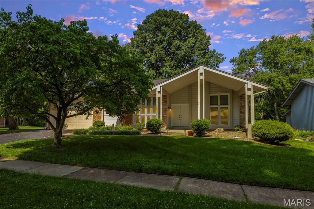 Open Sat, 6/27, 12-2pm. Beautifully maintained multi-Level Home in Parkway School District! This lovely multi-level home offers comfort, character, and an inviting outdoor setting. With 4 bedrooms and 2.5 baths, the layout provides both openness and privacy in all the right places.

Step inside to high ceilings and a welcoming main level. To your left, you’ll find the dining room and kitchen, to your right, a spacious living room perfect for gathering. A short set of stairs leads to three bedrooms, and two full bathrooms. The primary suite has an en-suite bath and sliding doors to a private Juliet balcony.

Down a few steps from the main level is the comfortable den, complete with sliding glass doors that open to the home’s stunning outdoor retreat, a walkout patio surrounded by mature trees, a garden arbor, a gazebo, and peaceful views of the common ground. This level also includes the fourth bedroom, and a half bath.

The finished lower level offers even more usable space, an office, recreation room, utility room, laundry area, and abundant storage. Additional updates include newly painted rooms and newer carpet in select areas. Excellent location - close to shopping, restaurants, parks, schools and easy access to highways!