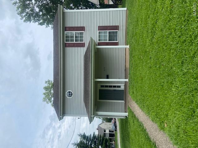 Convenient Location: 3 Bedroom 2.5 Baths close to interstates 44, 40 and 270.
Hwy 141 travels right through Valley Park, Mo.