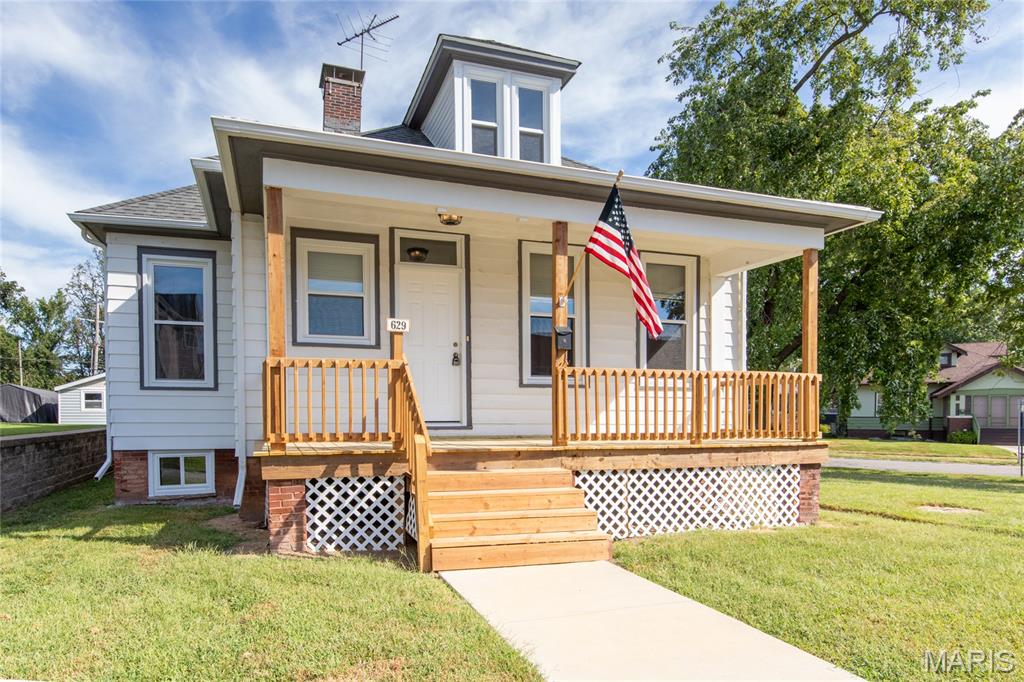 Updates!!!! New Roof, New Windows, New main floor carpeting, New paint, New Front Porch. Beautiful original trim and pocket doors, great bay window in the dining room. All rooms are spacious, kitchen is large enough for an eat in area. Bathroom is updated. Full basement has plenty of dry storage space. There is an enclosed back porch makes a great drop zone for hats and boots. Ask us about down payment assistance programs this home qualifies for