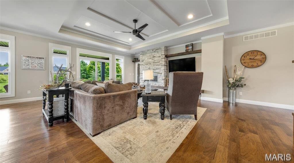Stone Cliff Manor - Residential