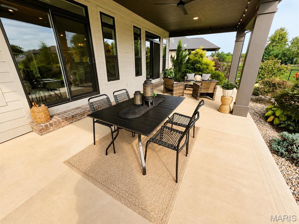 Stone Cliff Manor - Residential
