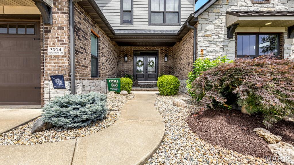 Stone Cliff Manor - Residential