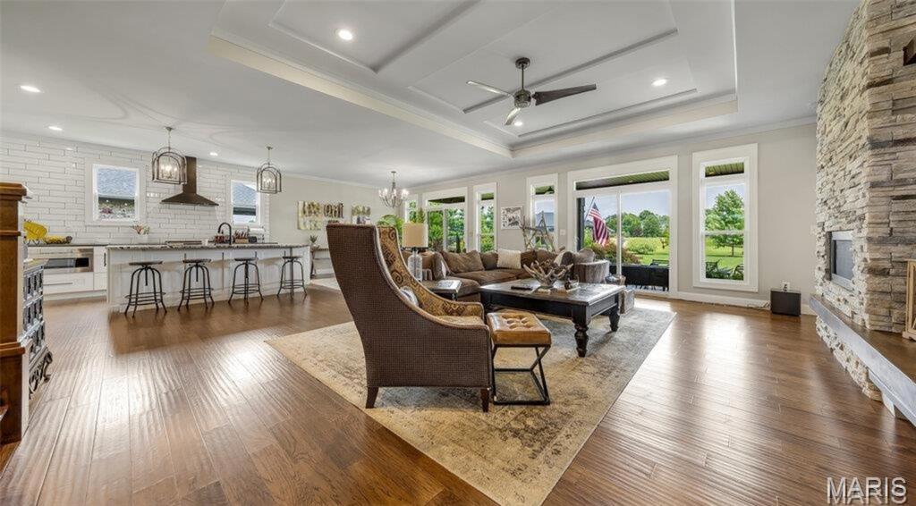 Stone Cliff Manor - Residential