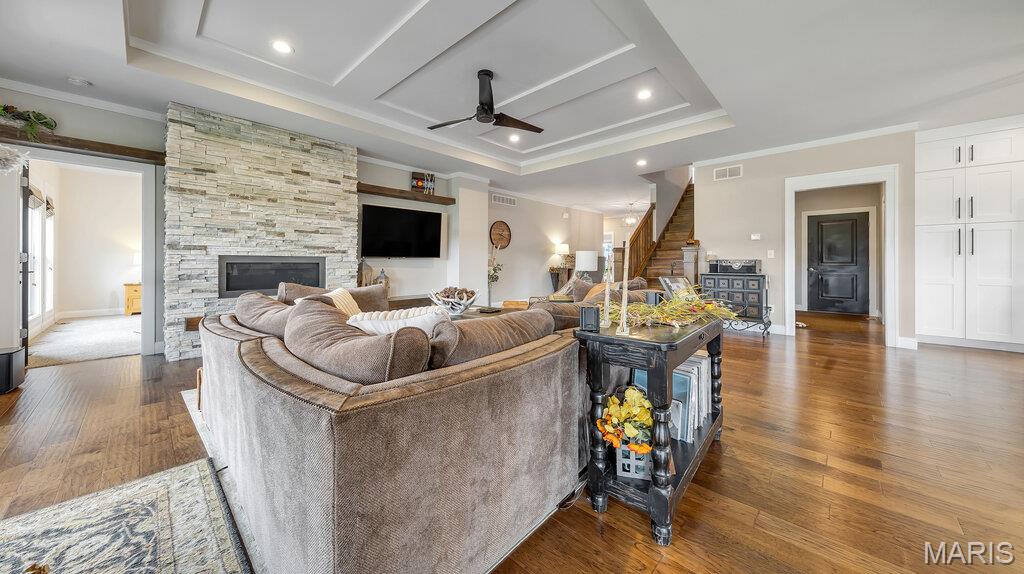 Stone Cliff Manor - Residential