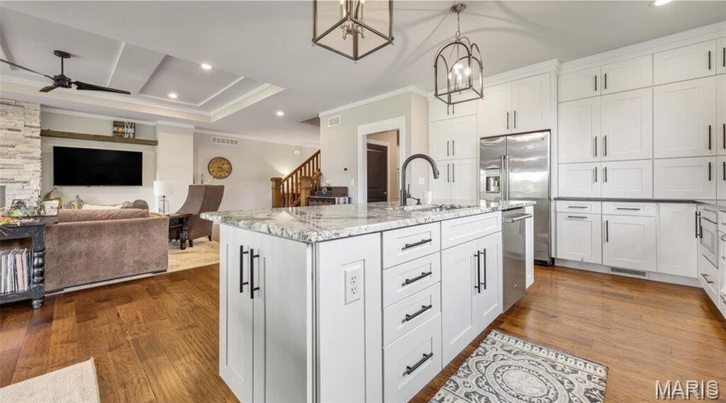 Stone Cliff Manor - Residential