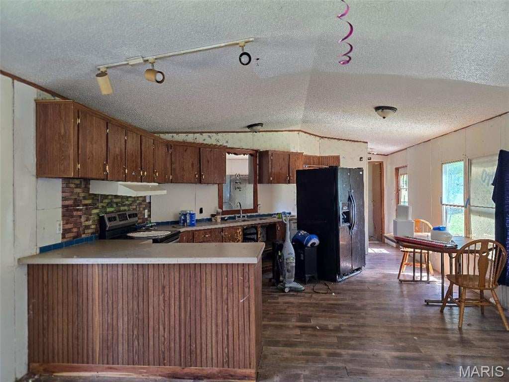 Delanos Sub - Residential