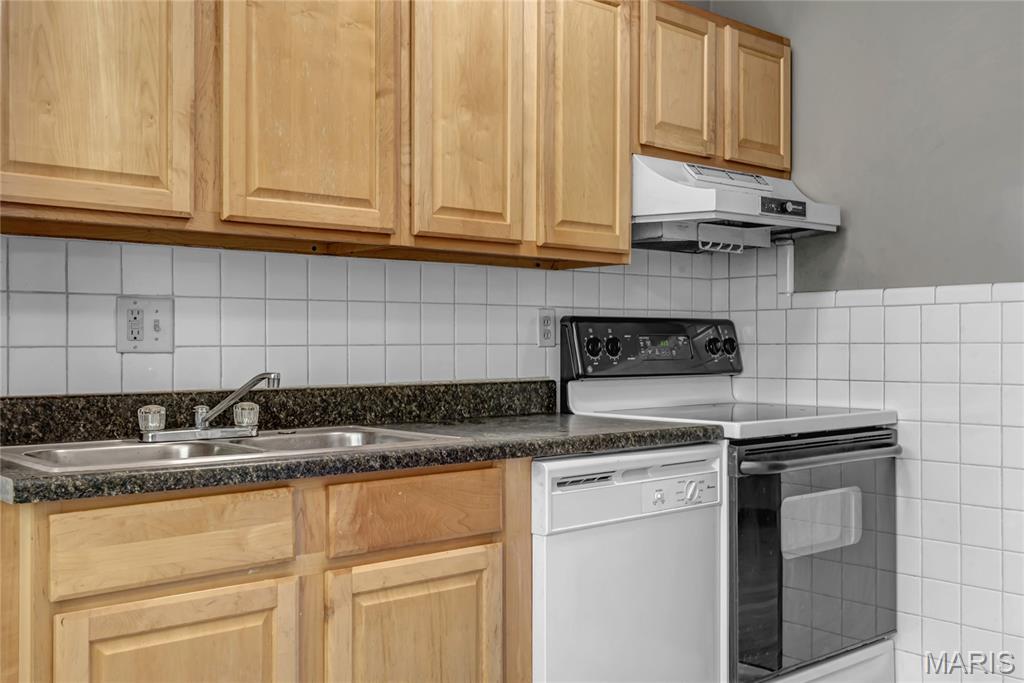 Florissant Park - Residential Lease