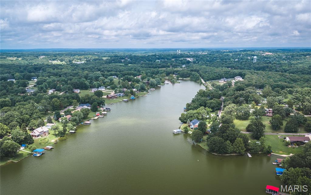 Lake St Clair - Land