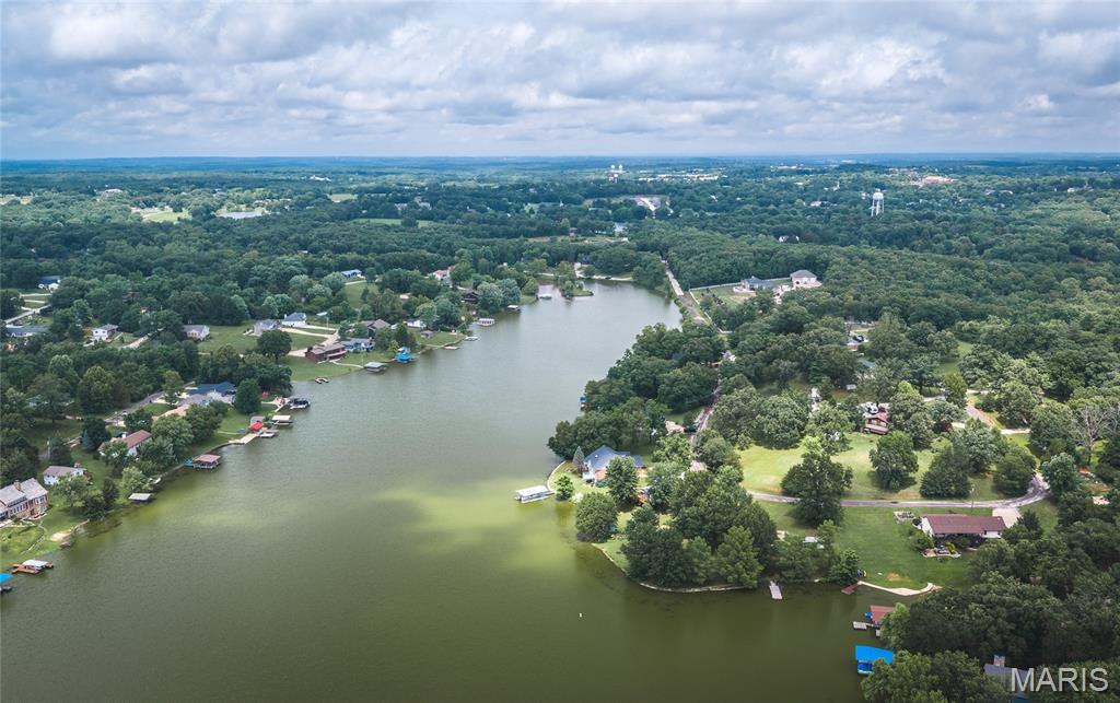 Lake St Clair - Land