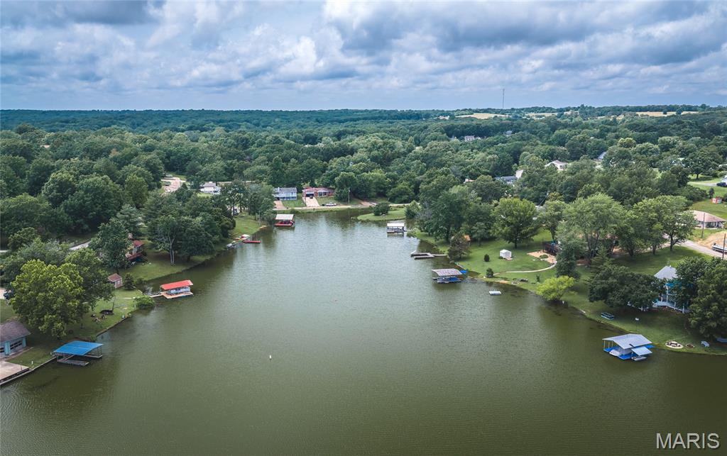 Lake St Clair - Land