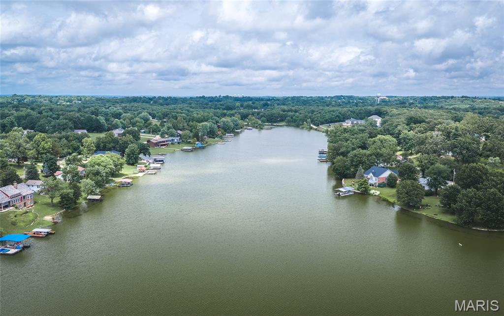Lake St Clair - Land