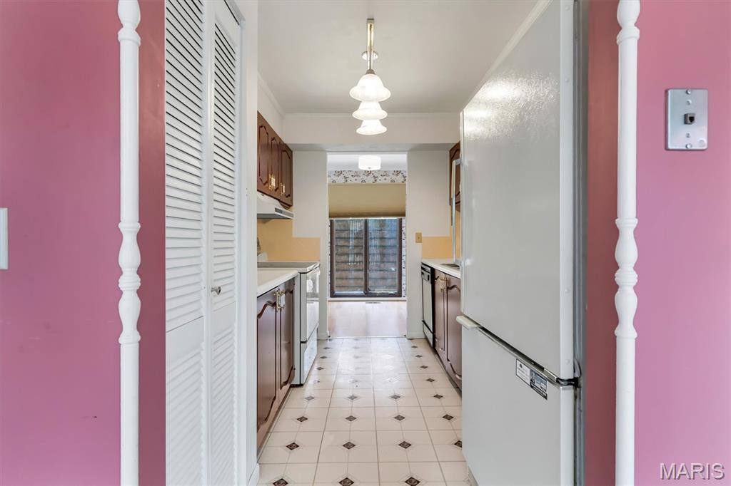 Birnamwood Condo Ph 1 - Residential