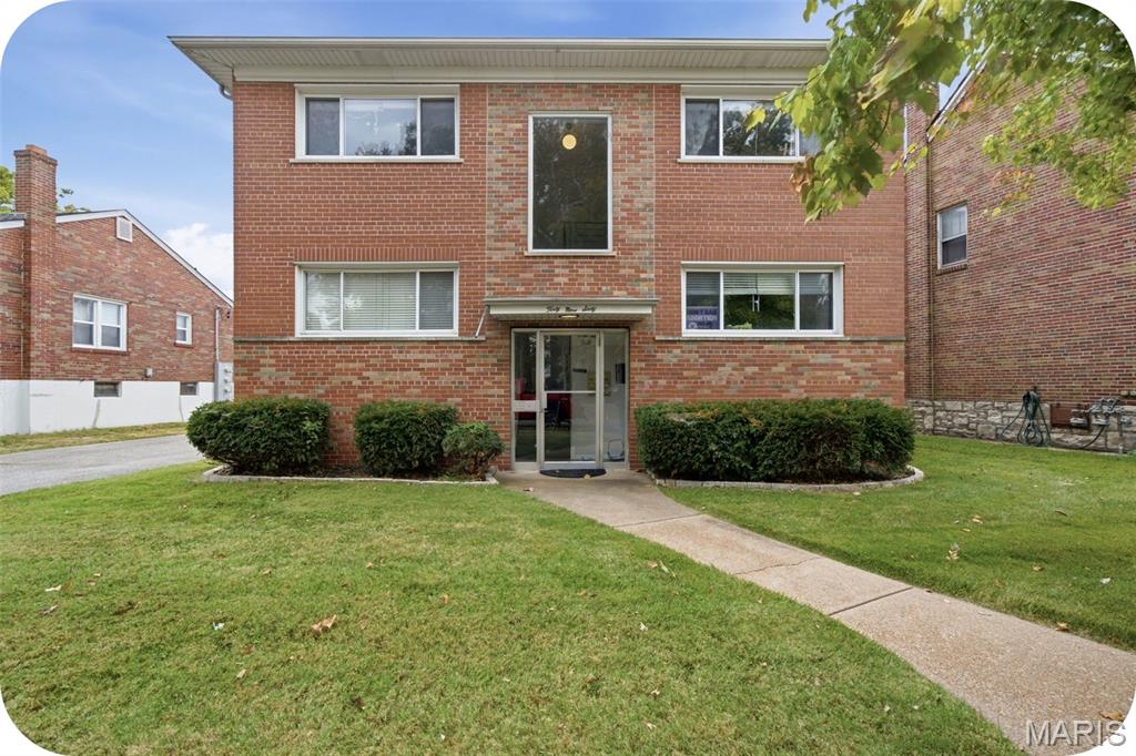 Welcome to the Northampton Neighborhood! This wonderful building sits on a truly magical street and offers a rare opportunity to own a beautiful 1950s-build 4-family. Investors will appreciate owning a “younger” building with less maintenance than many of the older 1940s - era properties with limestone foundations and flat roofs. If you know the area, you may already recognize this property for its simple, sleek style—it’s just a great-looking building! Tenants love living here, too. The shortest tenancy is nine years, a true testament to the building’s appeal. Each of the four units features one of the most desirable one-bedroom floor plans, including a living room, eat-in kitchen, bathroom, and private rear bedroom. The property has been well maintained over the years, and it shows. Features include central air, a pitched shingle roof, updated windows, a fenced yard, parking for four vehicles, and circuit breaker electric panels. If you’re looking to add a strong property to your portfolio, don’t wait. Buildings in this condition, in this neighborhood, are rare!