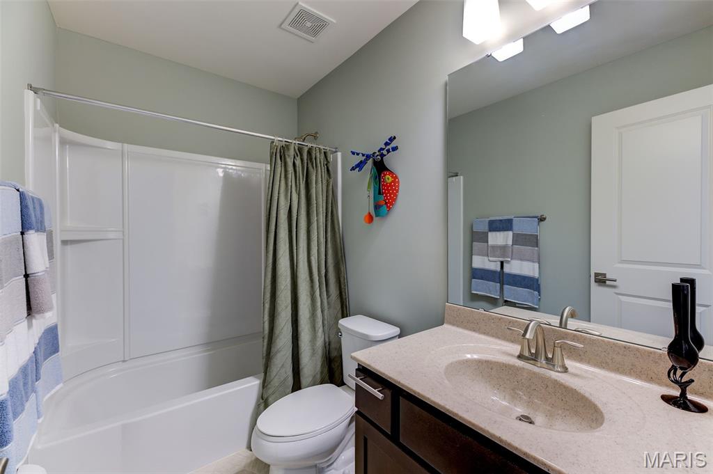 Laurel Oak Manor - Residential