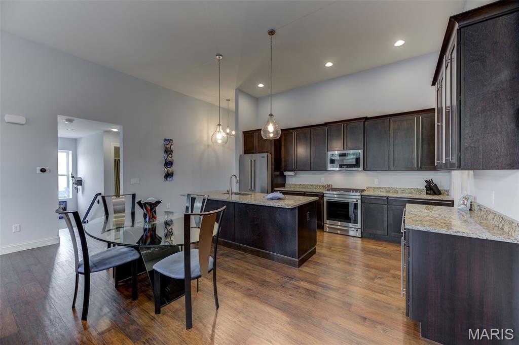 Laurel Oak Manor - Residential