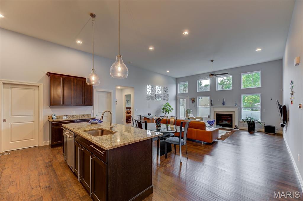 Laurel Oak Manor - Residential