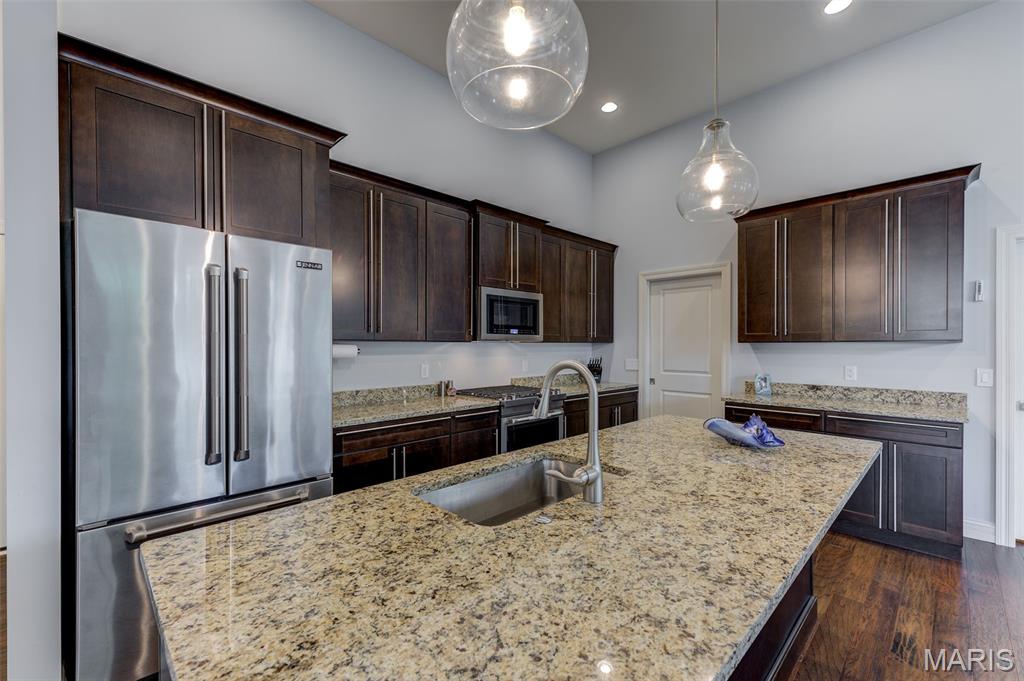 Laurel Oak Manor - Residential