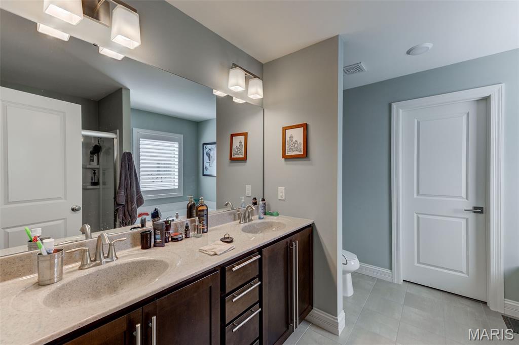 Laurel Oak Manor - Residential