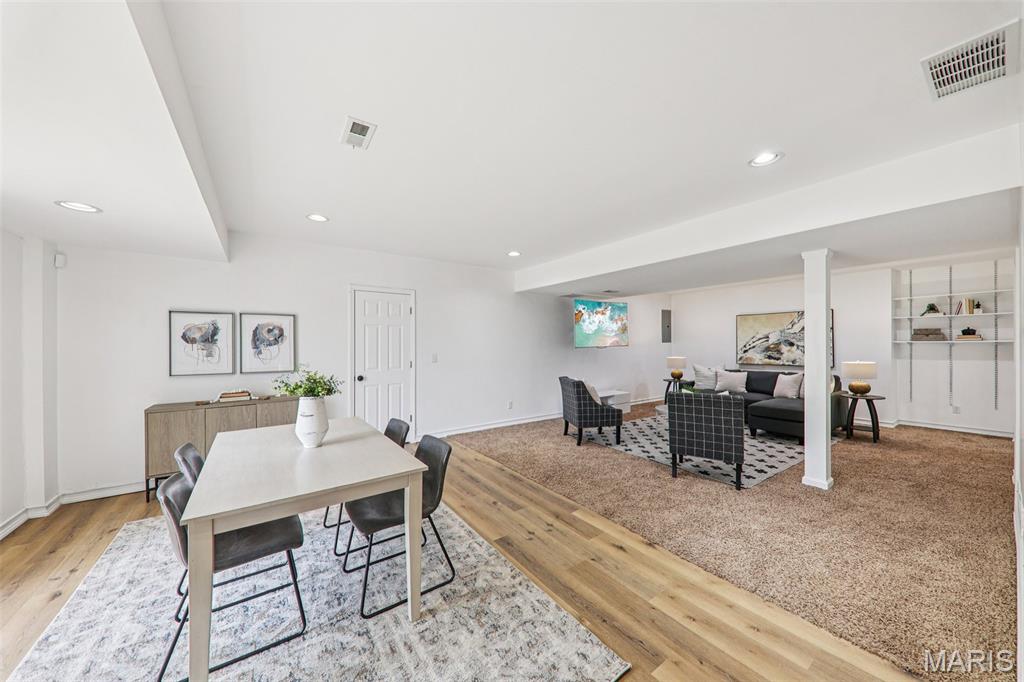 Manors At Bellerive One - Residential