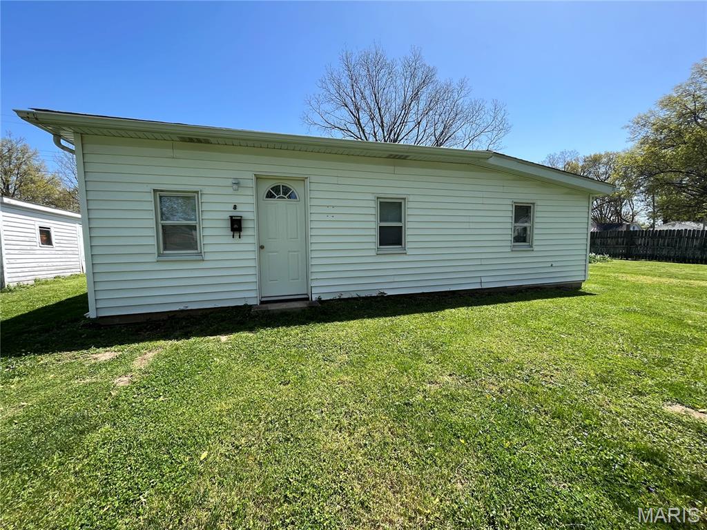 Beautifully updated 1 bedroom, 1 bath bungalow with washer and dryer! New flooring throughout, updated bathroom and kitchen appliances. Bedroom has an additional bonus room. Home is located in the heart of downtown Freeburg. 620 credit score, 2.5 times the rent as verifiable income. Grass cutting is included. No Smoking, NO PETS. Application fee $50, per adult.

12 months, tenant pays all utilities