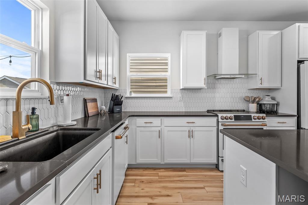 Villages At Crestwood Crossing The - Residential