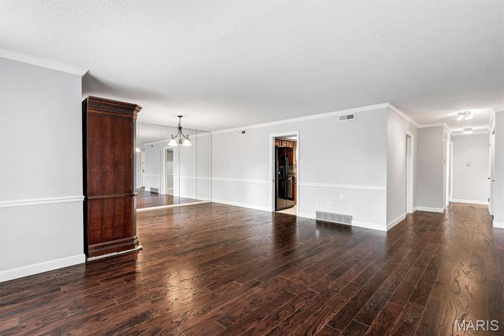 Cambridge Courts Condo - Residential