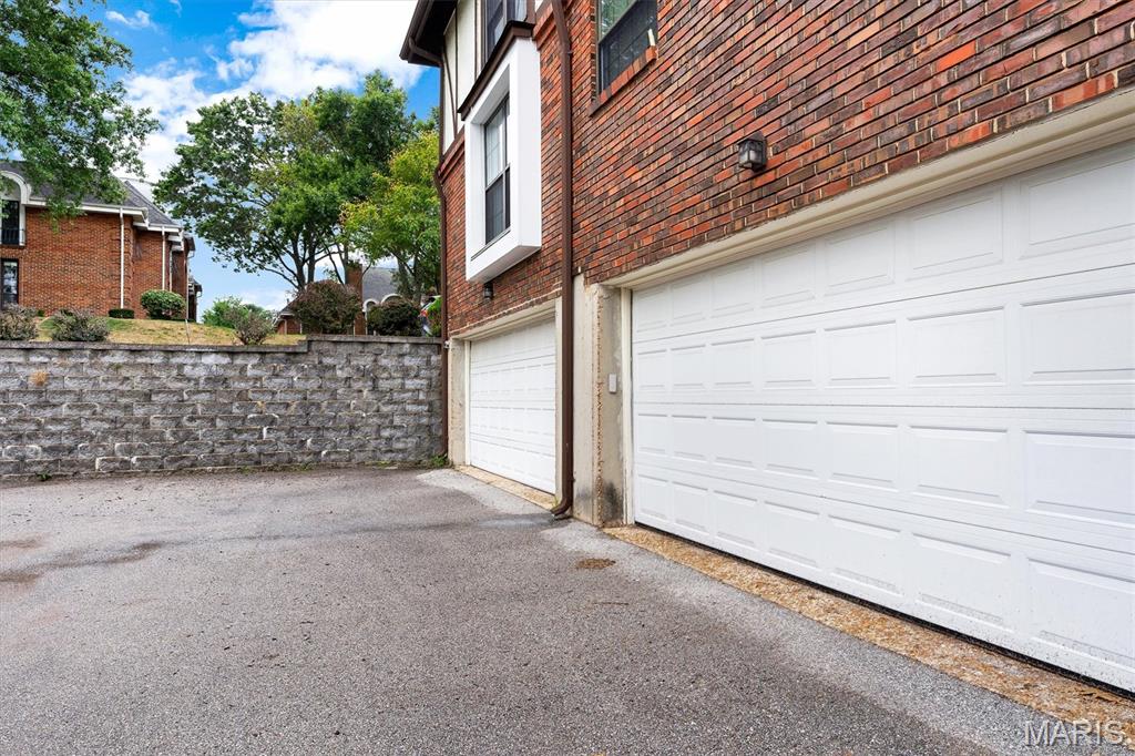 Cambridge Courts Condo - Residential