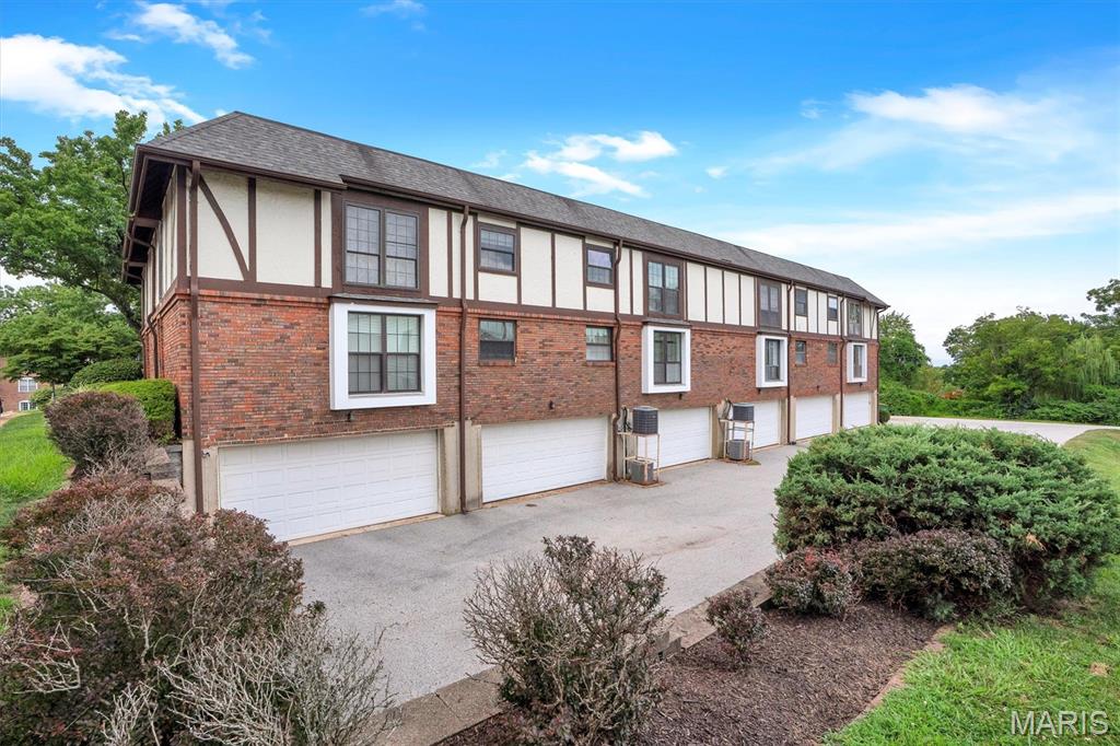 Cambridge Courts Condo - Residential