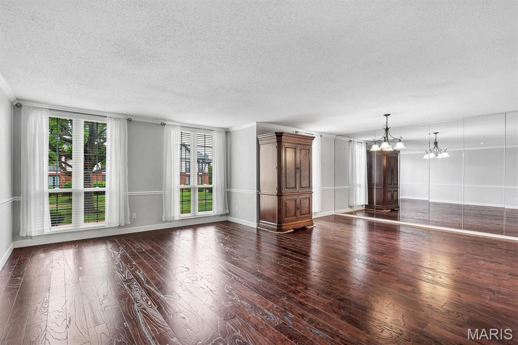 Cambridge Courts Condo - Residential
