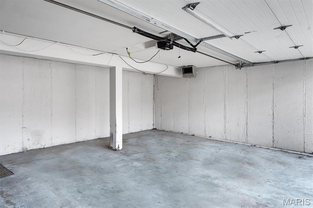 Cambridge Courts Condo - Residential