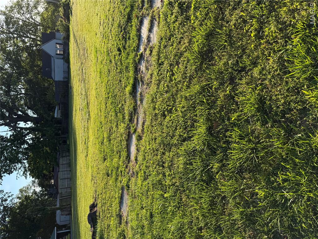 DeLisle's 1st Addition - Land