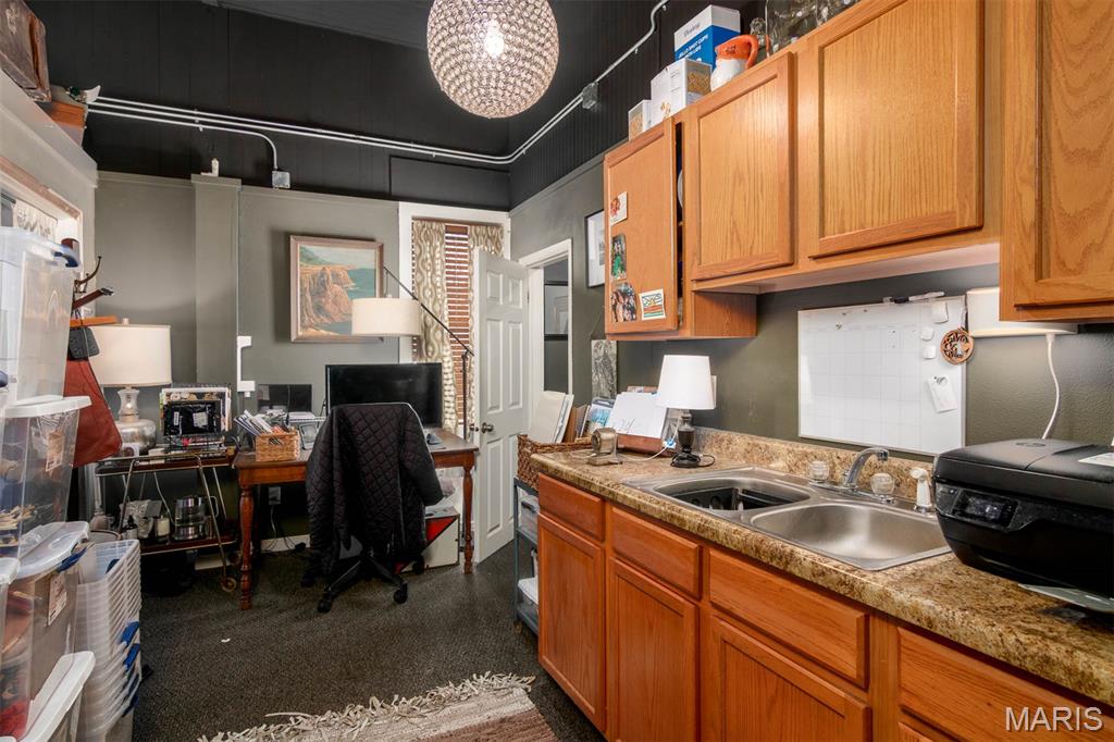 Highland - Commercial Sale